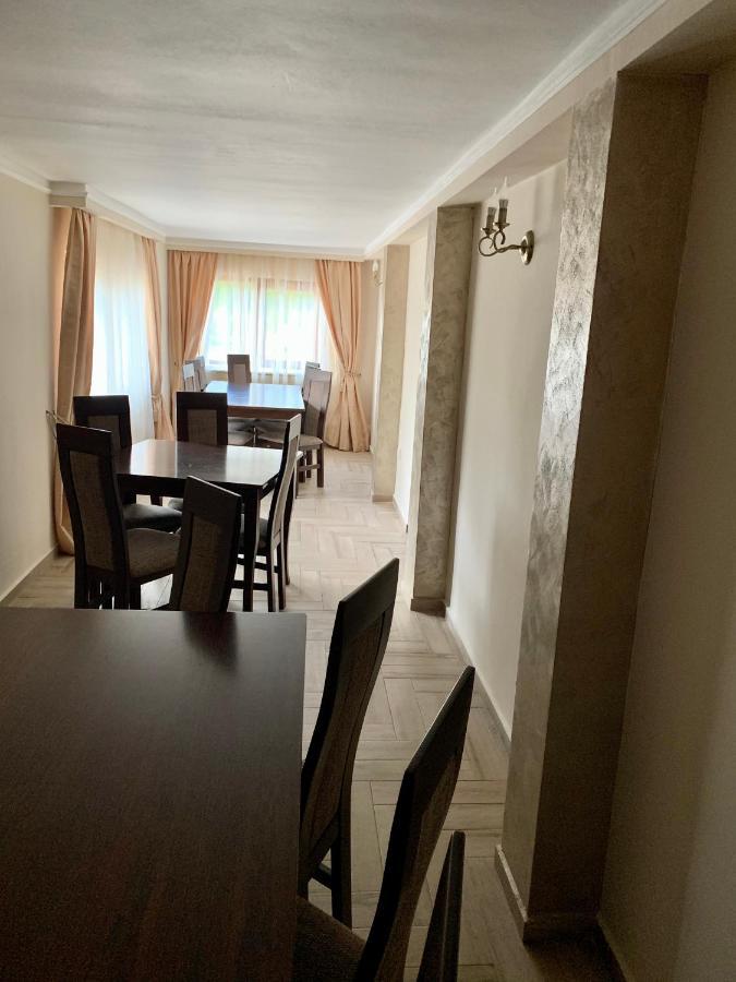Guest house Pensiunea Laura